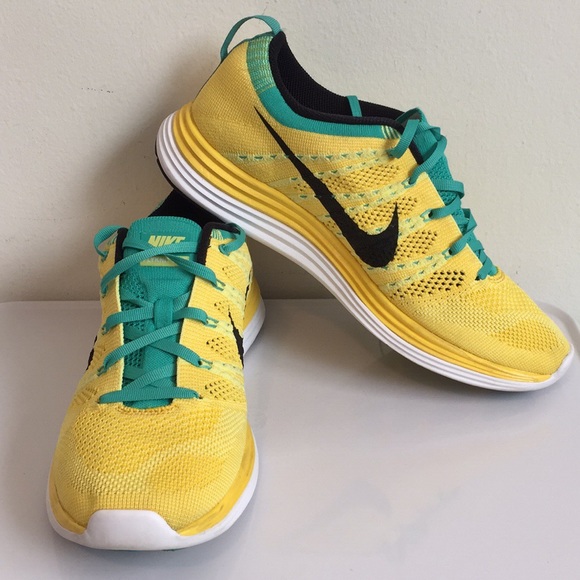nike women's flyknit lunar 1